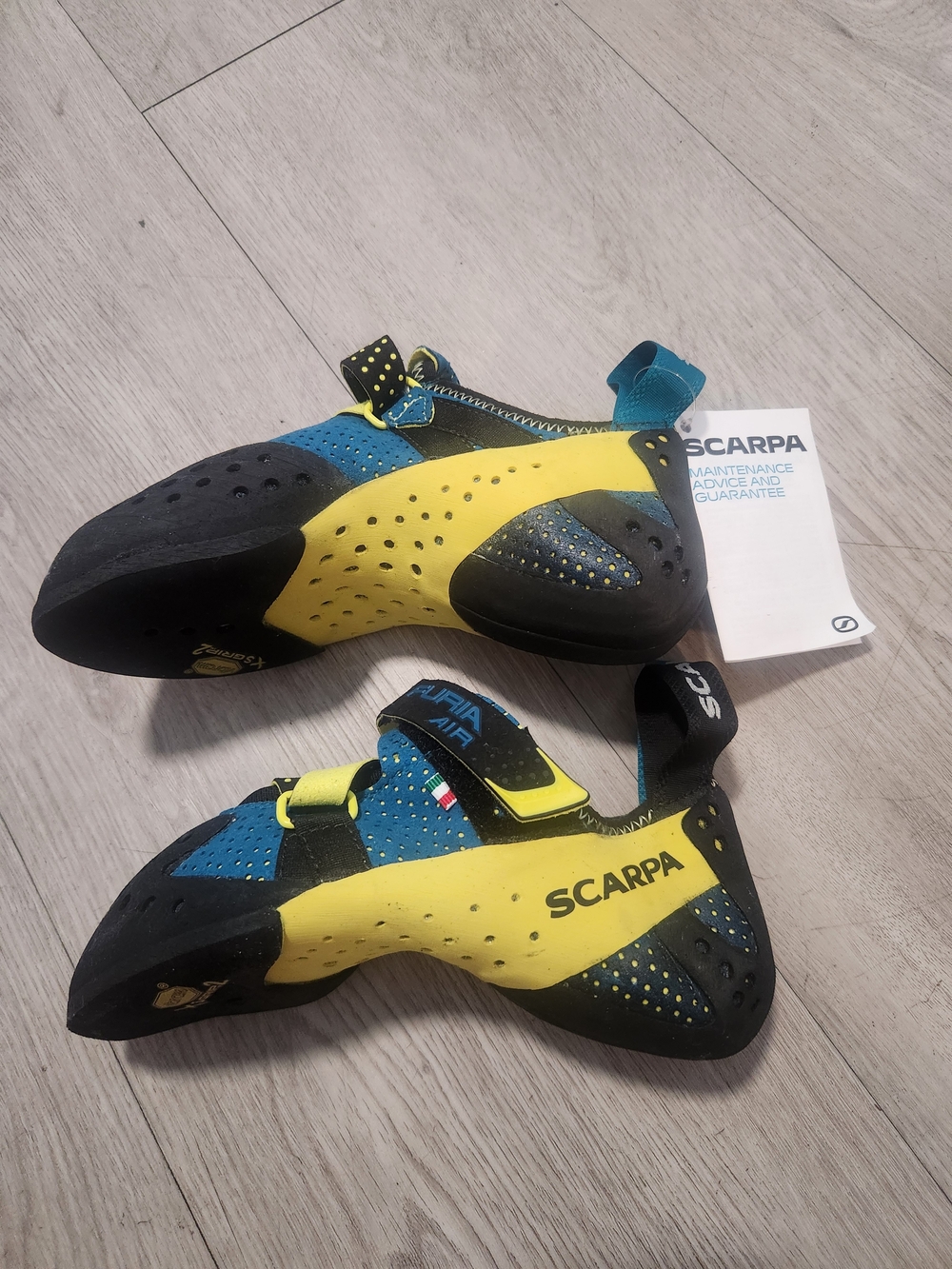 Scarpa Unisex Climbing Shoes in Blue and Yellow